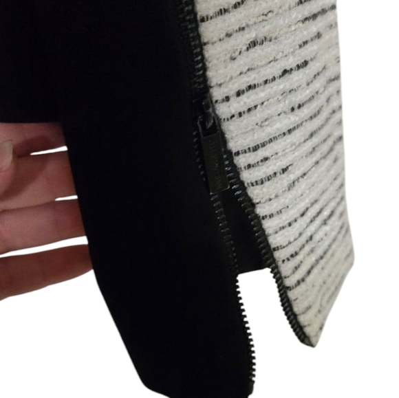 Karl Lagerfeld Black and White Tweed Blazer with Tailored Silhouette 16 - Picture 3 of 6